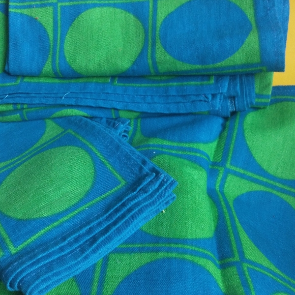 7 MOD STYLE NAPKINS